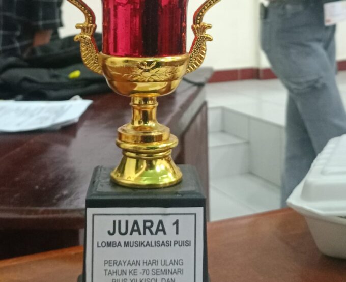 SMAS K St Arnoldus Mukun Raih Juara I Lomba Musikalisasi Puisi dalam Festival Lembah Sanpio 2025