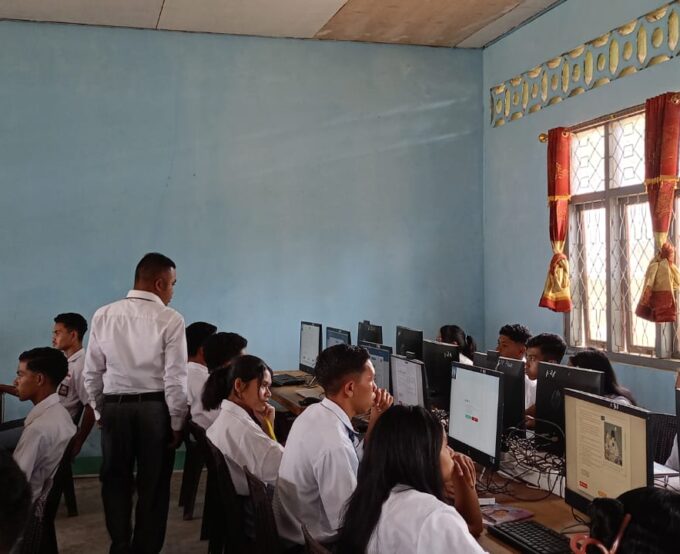 Suasana Tegang Jadi Tenang: Cerita Siswa SMAS K St. Arnoldus Mukun Hadapi Hari Pertama TKA”